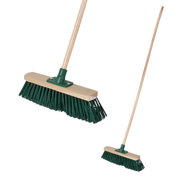 SZCZOTKA DO SPRZĄTANIA Z KIJEM DREWNIANYM -[26849]